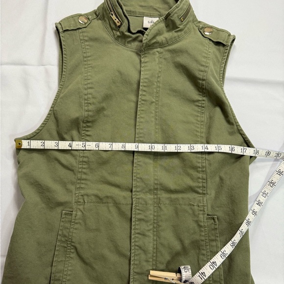 CAbi Green Utility Vest with High Collar and Epaulettes - Picture 6 of 6